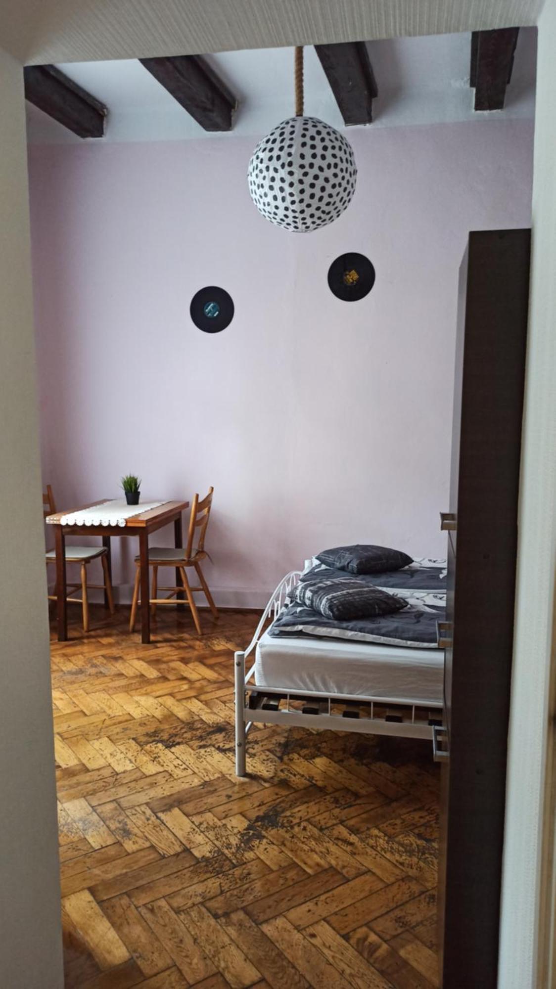 Willa Retro Hostel Krakow Bagian luar foto